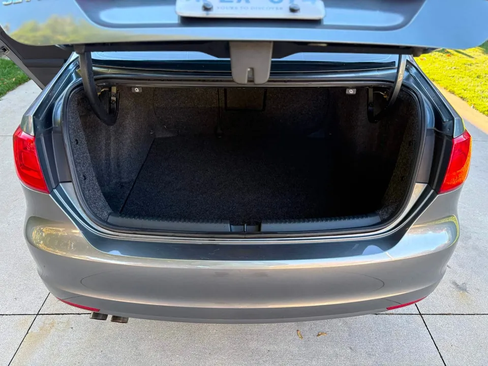 Volkswagen Jetta 2011 photo 4