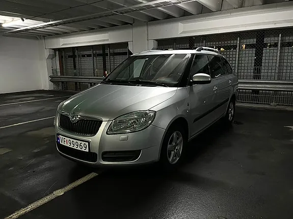 Skoda Fabia 2008 photo 3