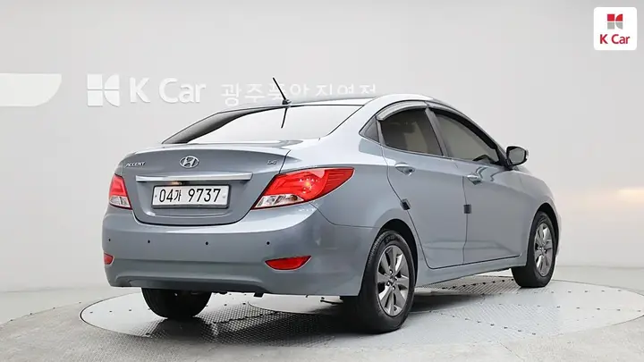 Hyundai Accent 2018 photo 4
