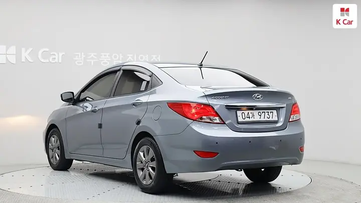 Hyundai Accent 2018 photo 2