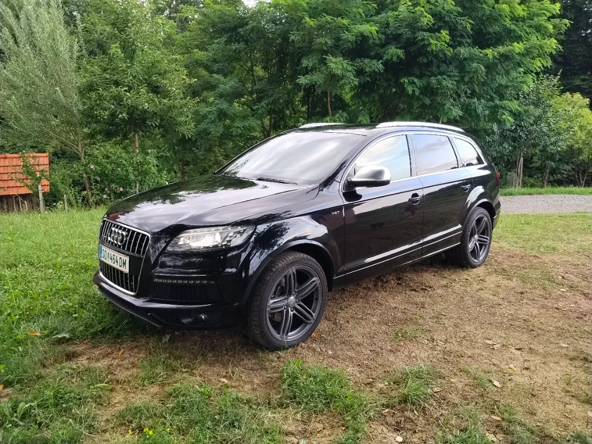 Audi Q7 2010 photo 2