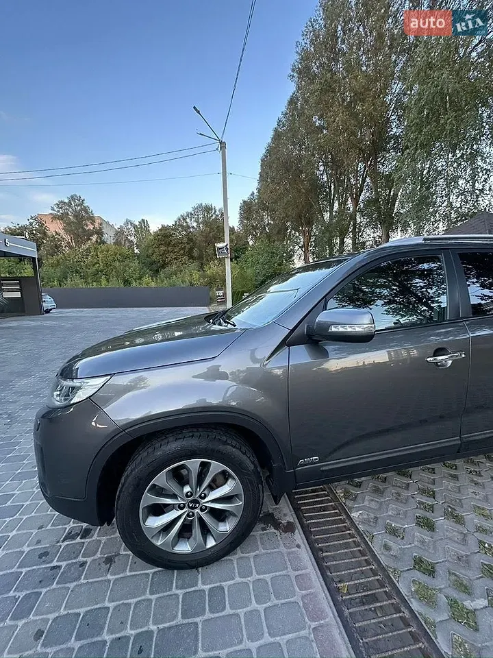 Kia Sorento 2013 photo 2