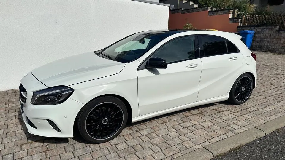 Mercedes-Benz A 220