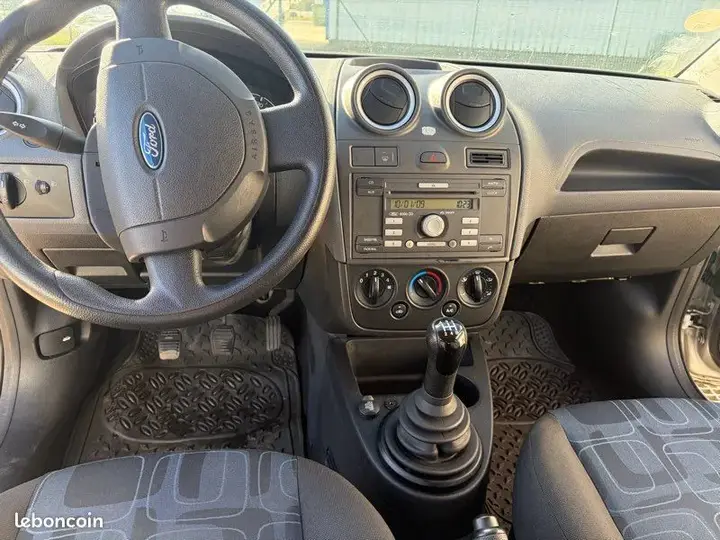 Ford Fiesta 2008 photo 3