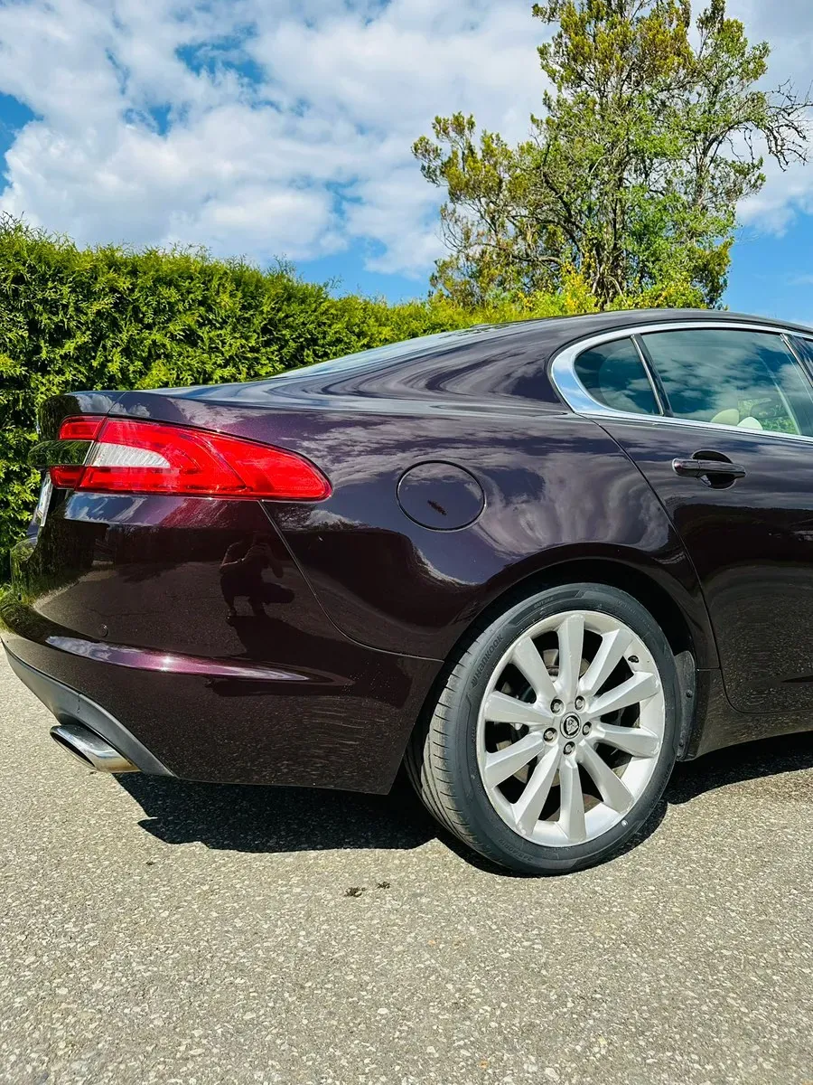Jaguar Xf 2013 photo 3