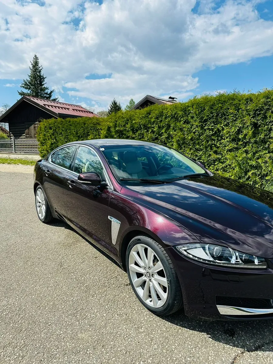 Jaguar Xf 2013 photo 2