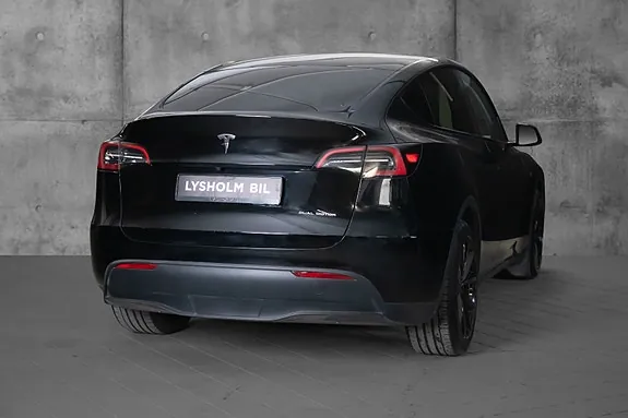 Tesla Model Y 2023 photo 5