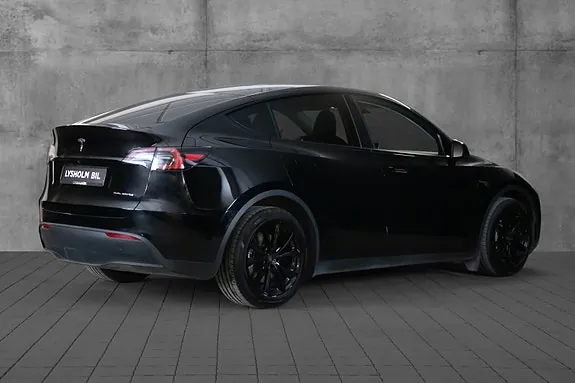 Tesla Model Y 2023 photo 3