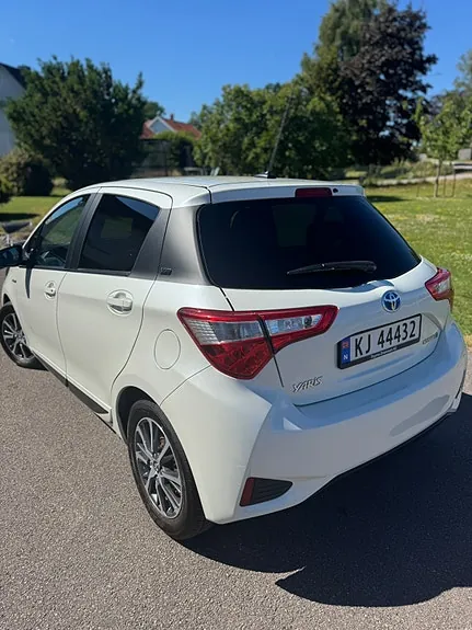 Toyota Yaris 2019 photo 2