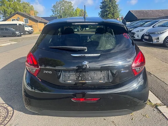 Peugeot 208 2016 photo 5