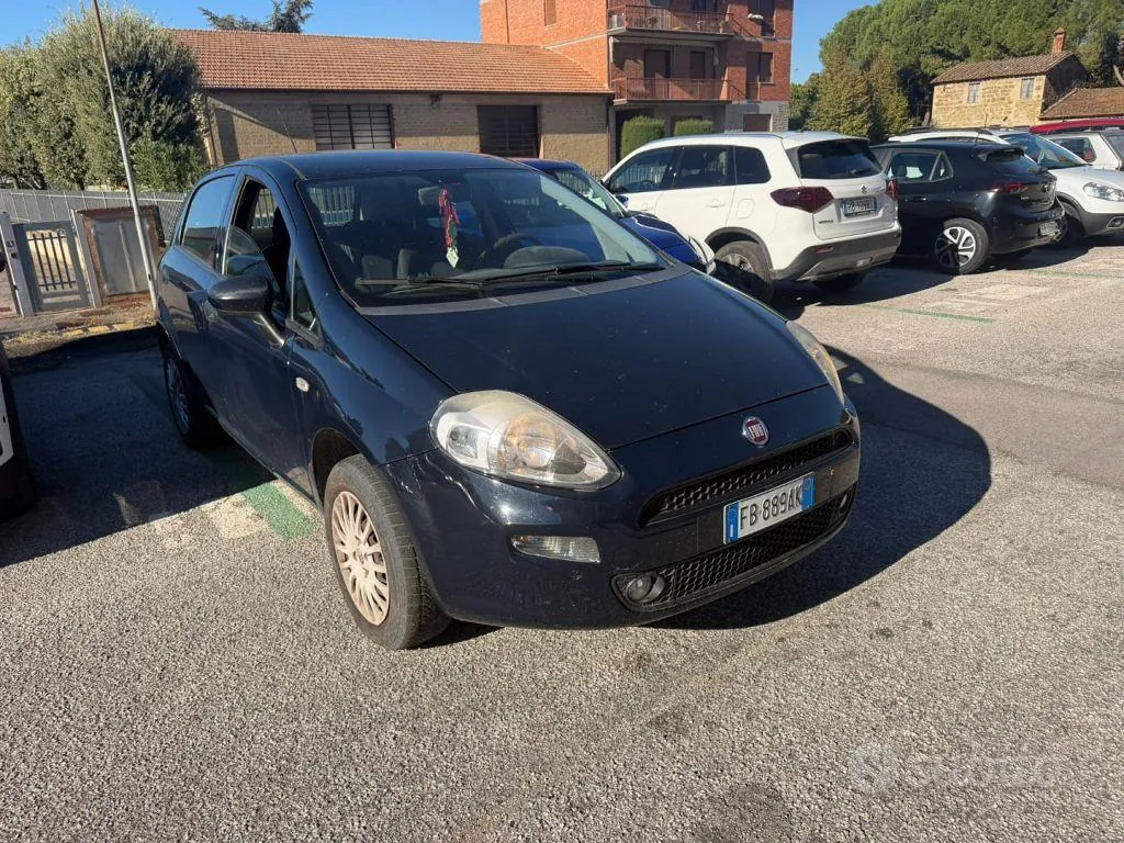 Fiat Punto 2015 photo 2