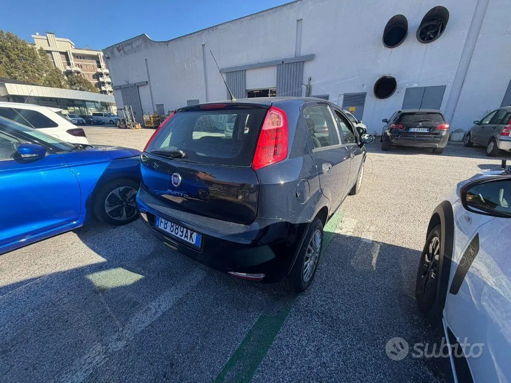 Fiat Punto 2015 photo 3