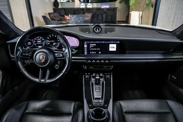 Porsche 911 2019 photo 2