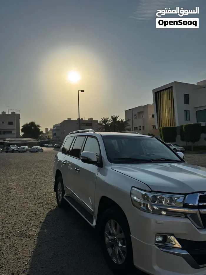 Toyota Land Cruiser 2016 photo 2