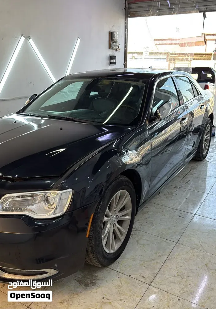 Chrysler 300 2015 photo 2