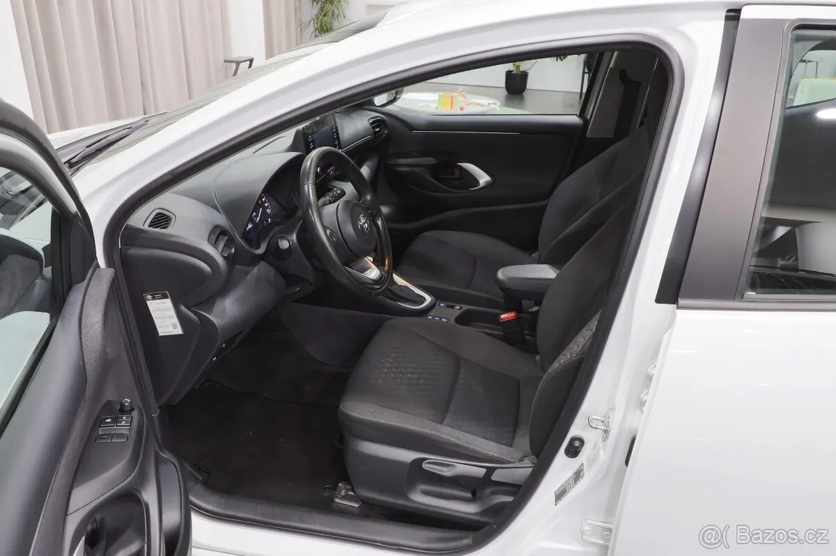 Toyota Yaris 2023 photo 5