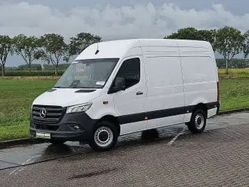 Mercedes-Benz Sprinter 2024 photo 2