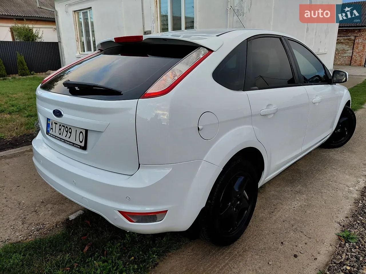 Ford Focus 2010 photo 3