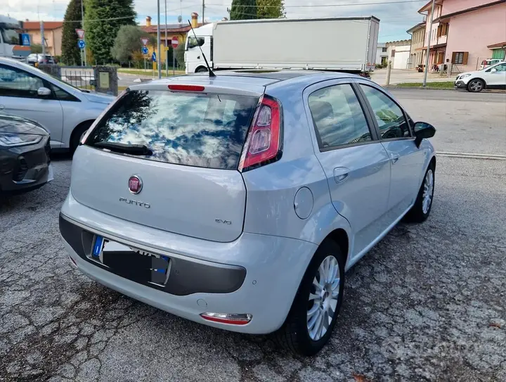 Fiat Punto Evo 2011 photo 3