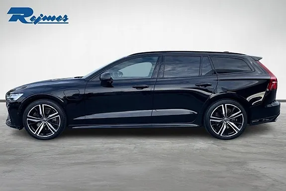 Volvo V60 2022 photo 2