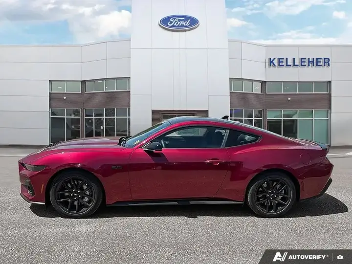 Ford Mustang 2026 photo 2