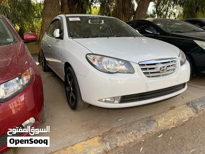 Hyundai Avante 2010 photo 2