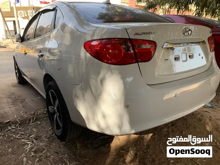 Hyundai Avante 2010 photo 4