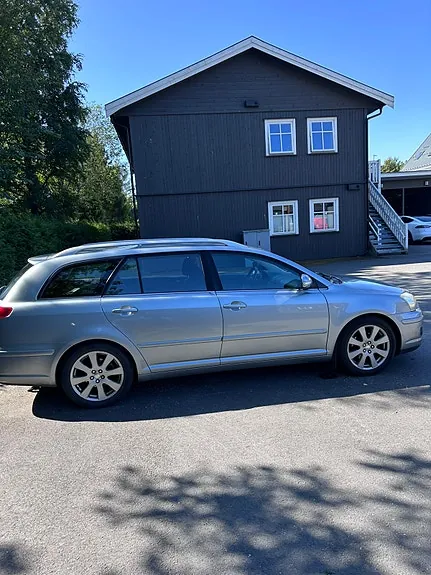 Toyota Avensis 2008 photo 2