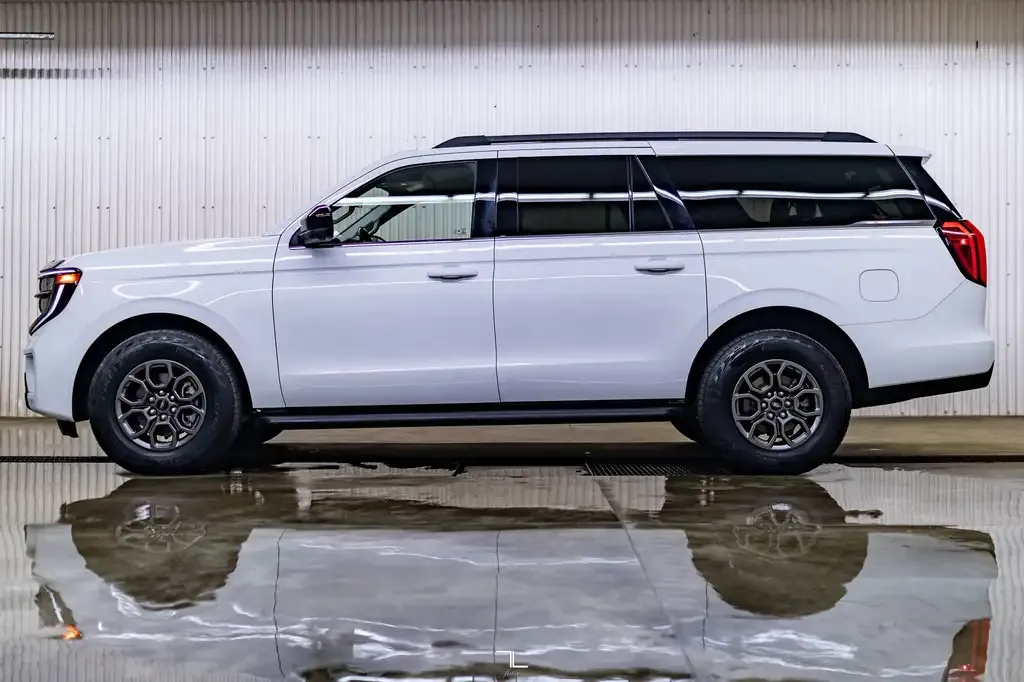Ford Expedition 2025 photo 3