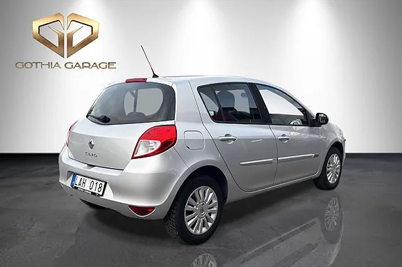 Renault Clio 2010 photo 3