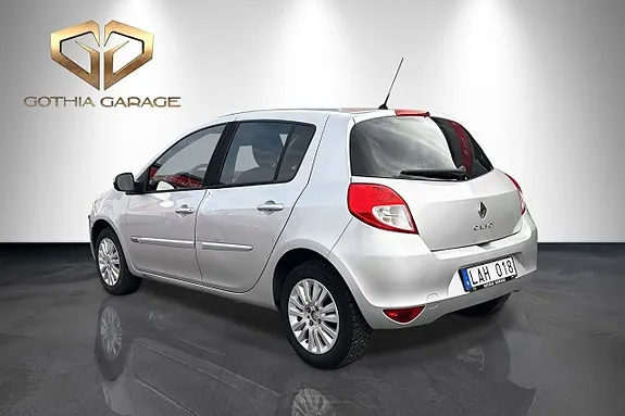 Renault Clio 2010 photo 4