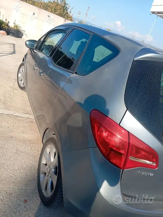 Opel Meriva 2011 photo 2