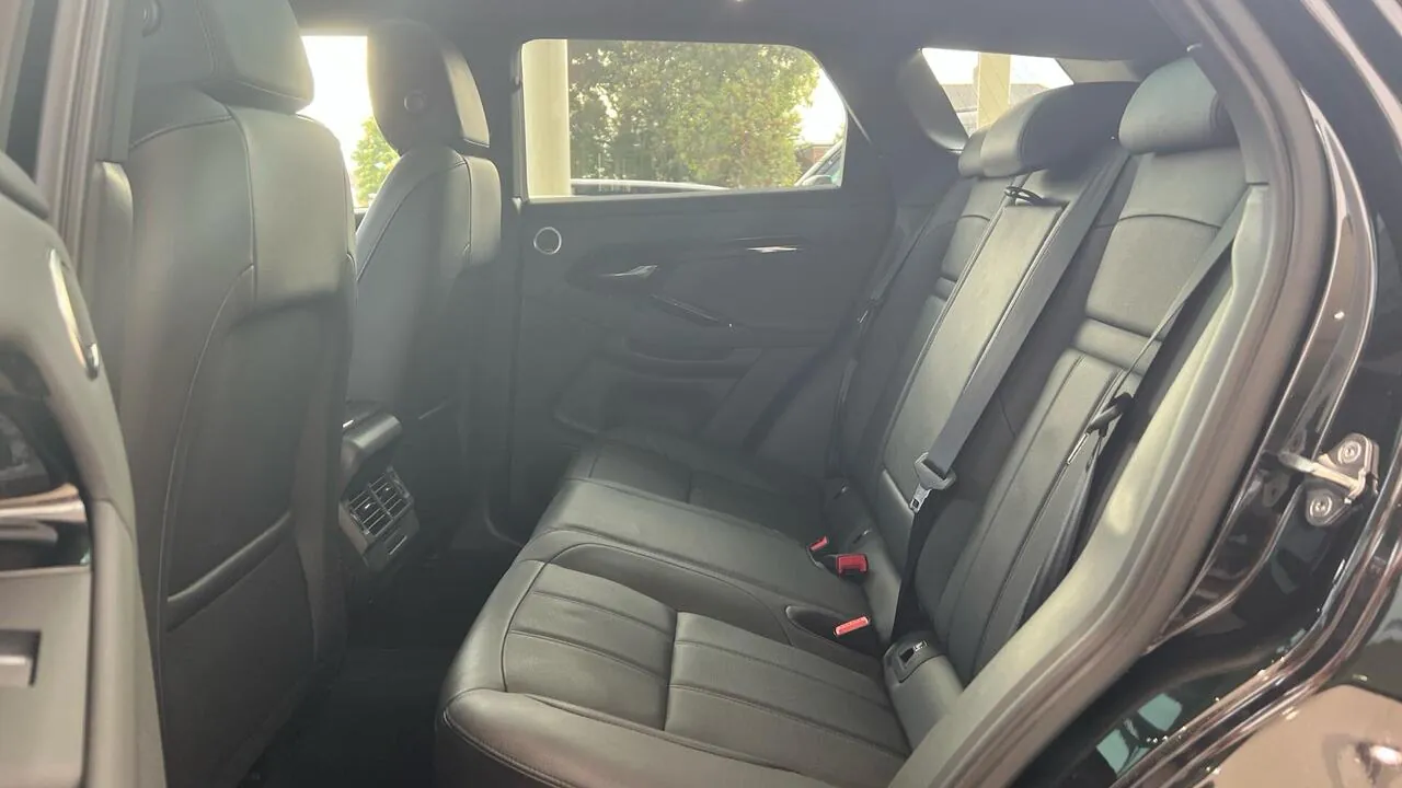 Land Rover Range Rover Evoque 2026 photo 4