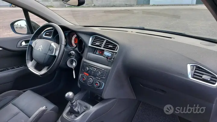Citroen C4 2012 photo 3