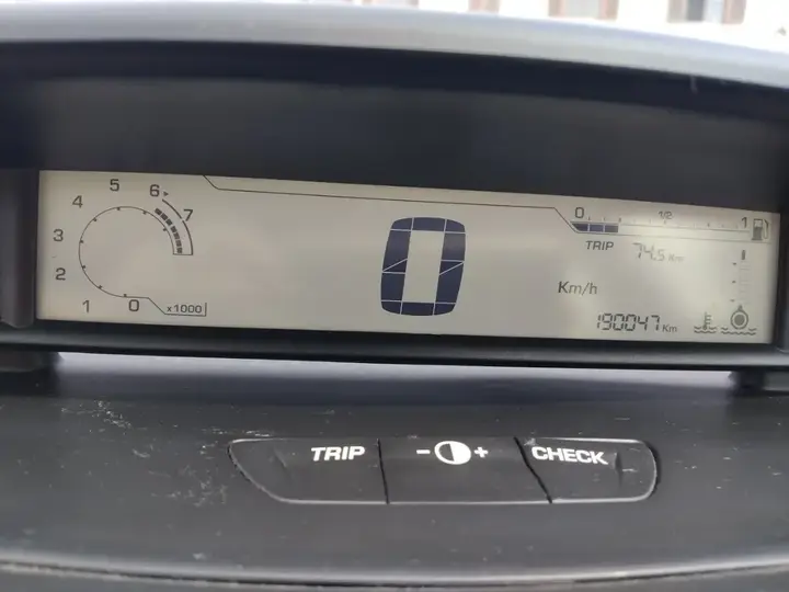 Citroen C4 2009 photo 3