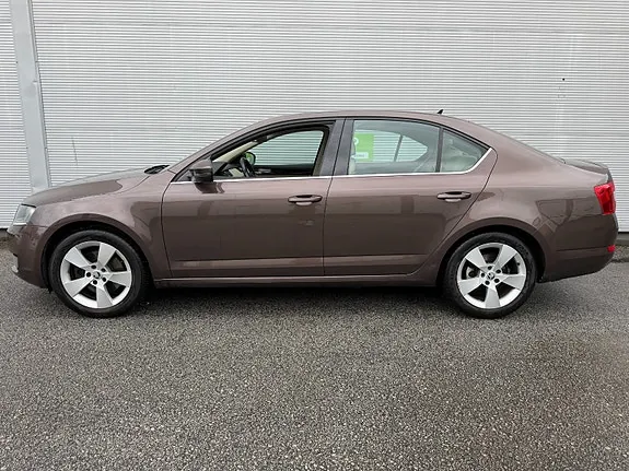 Skoda Octavia 2014 photo 2