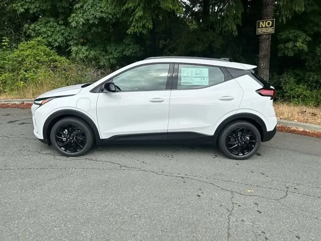 Chevrolet Bolt 2027 photo 2