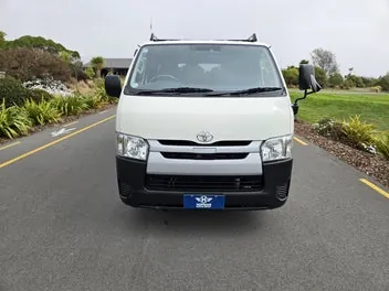 Toyota Hiace 2018 photo 3