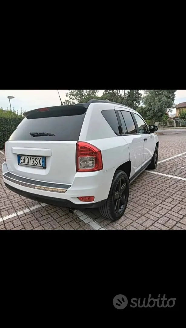 Jeep Compass 2011 photo 3