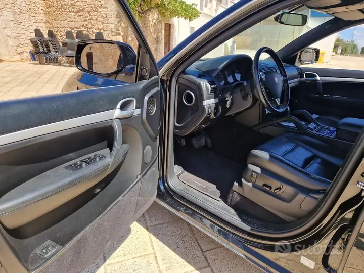 Porsche Cayenne 2010 photo 4