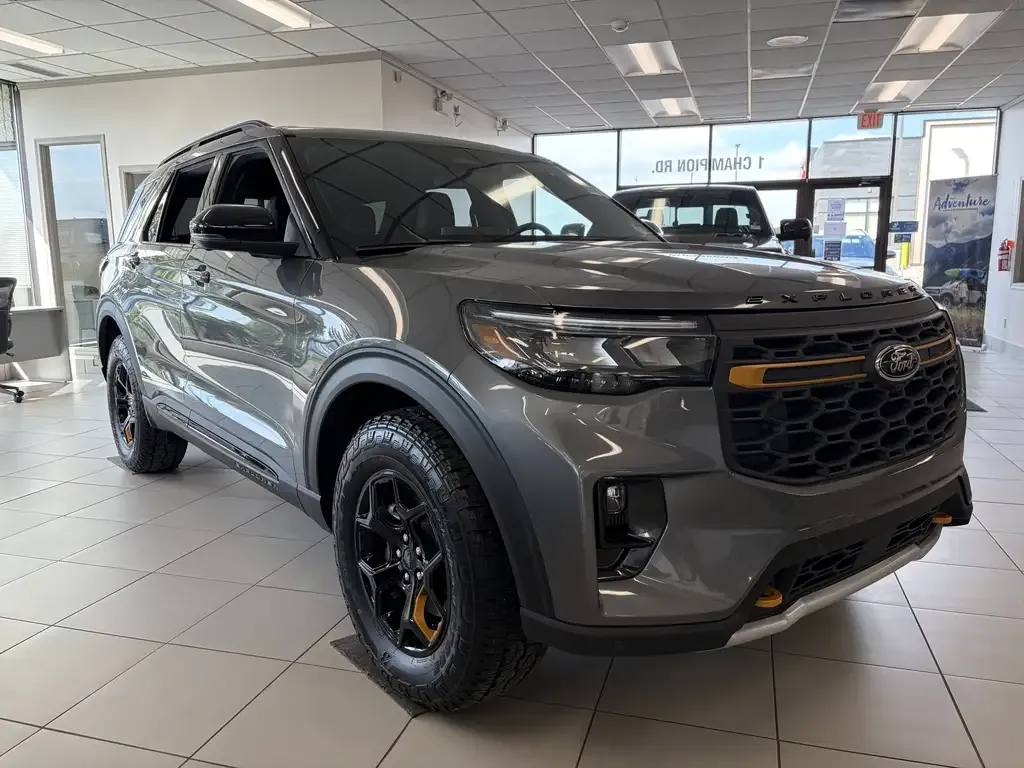 Ford Explorer 2026 photo 3