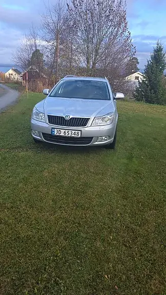 Skoda Octavia 2013 photo 2