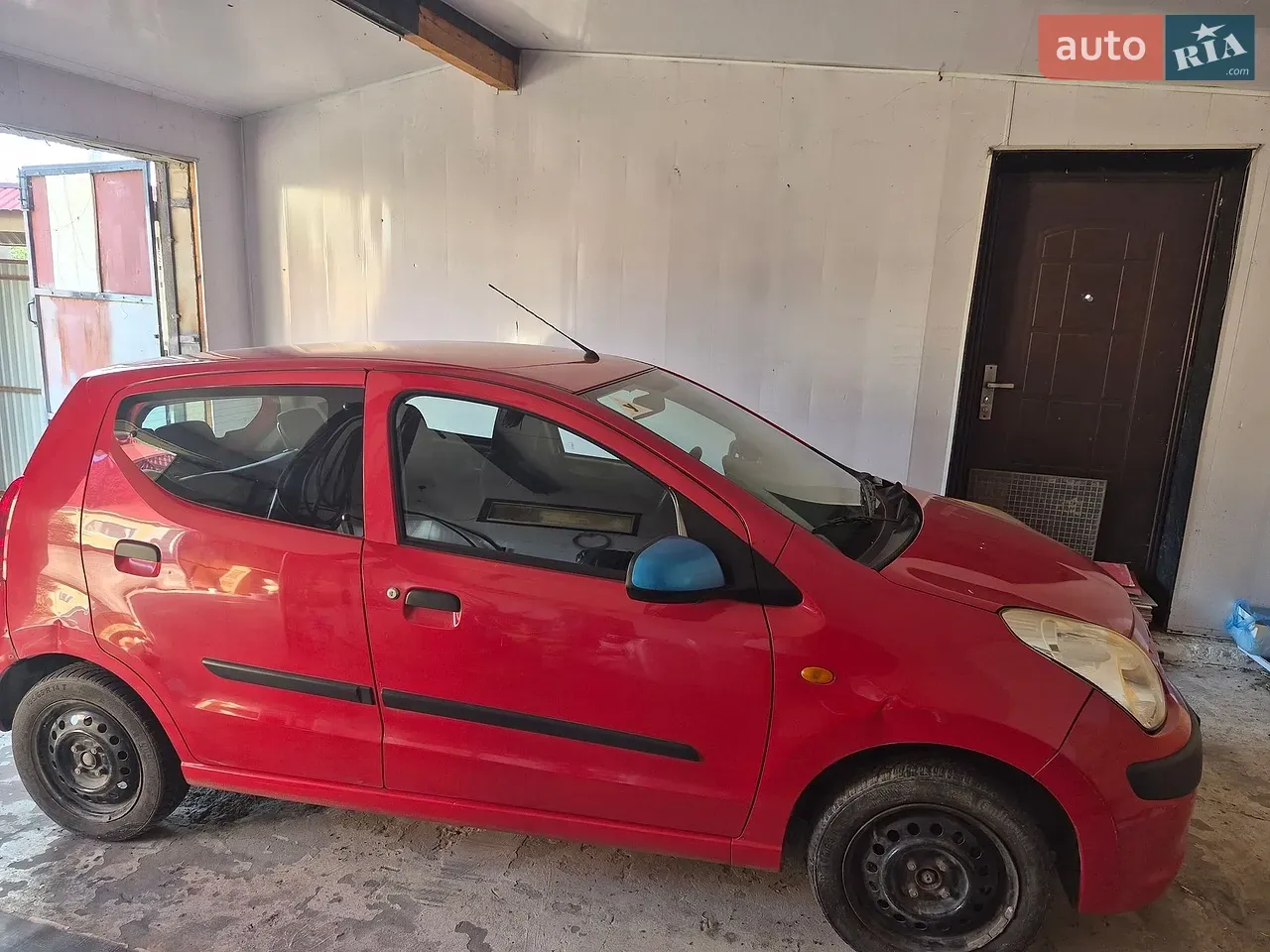 Nissan Pixo
