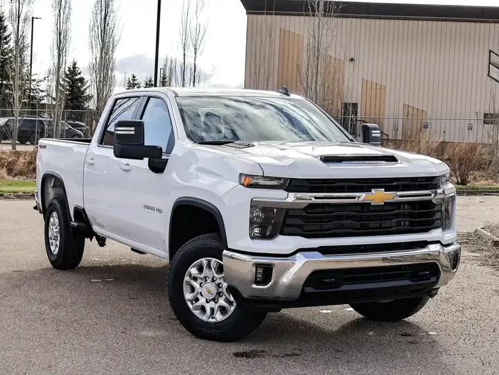 Chevrolet Silverado 3500 2026 photo 2