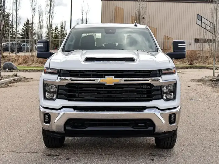 Chevrolet Silverado 3500 2026 photo 3