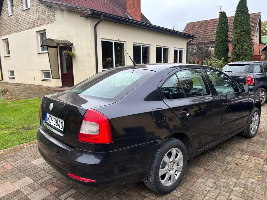Skoda Octavia 2010 photo 3