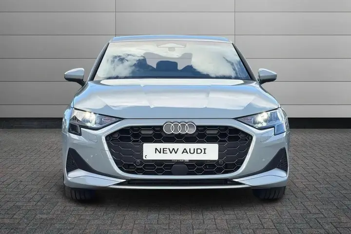 Audi A3 photo 2