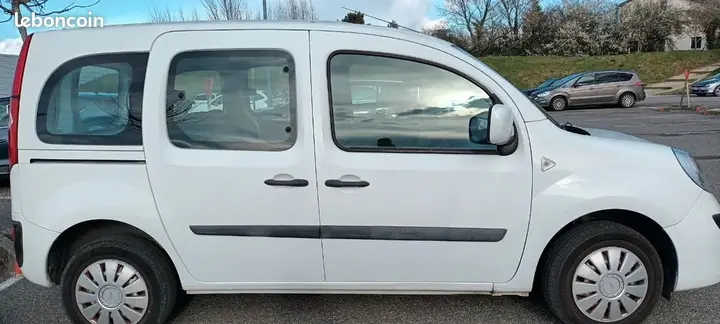 Renault Kangoo 2010 photo 2