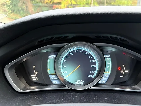 Volvo V40 2013 photo 5