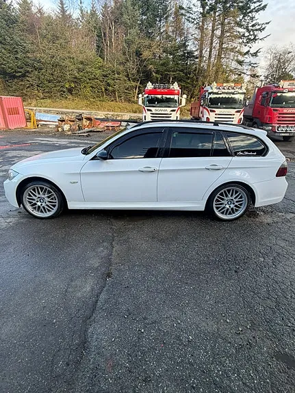 BMW 320D 2008 photo 2